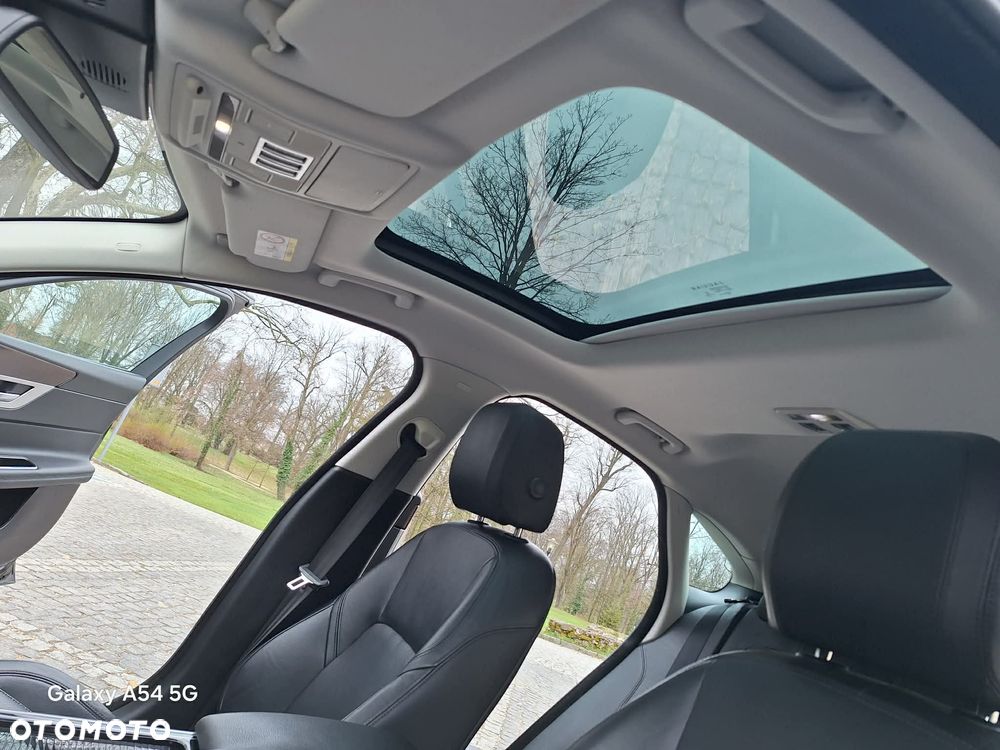 Jaguar XF 20d Prestige - 12