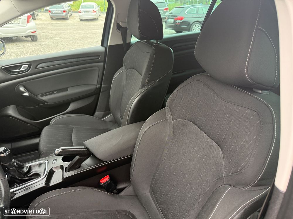 Renault Mégane 1.5 Blue dCi Limited - 10