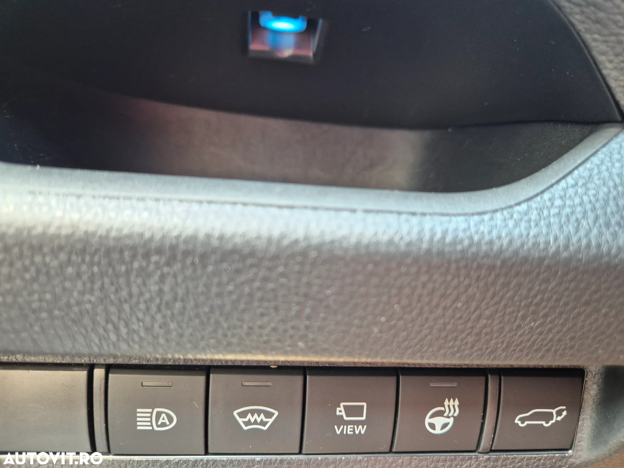 Toyota RAV4 2.5 4x4 Hybrid Lounge - 8