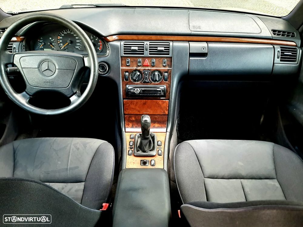 Mercedes-Benz E 220 CDI Elegance - 5