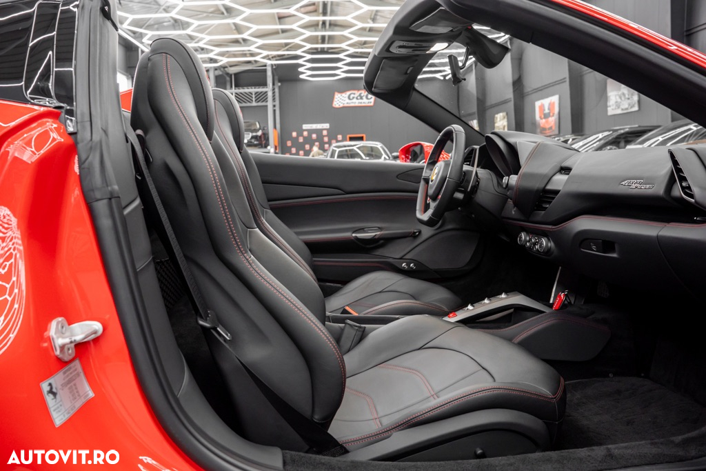 Ferrari 488 Spider - 11