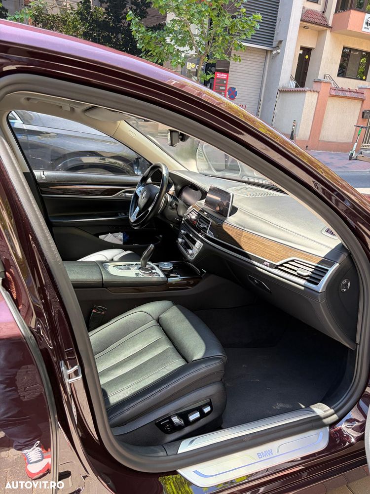 BMW Seria 7 745Le xDrive AT PHEV - 12