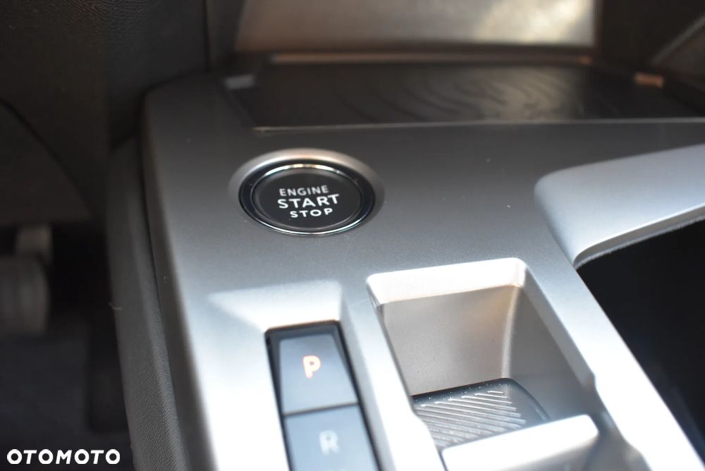 Peugeot 308 1.5 BlueHDi Allure S&S EAT8 - 32