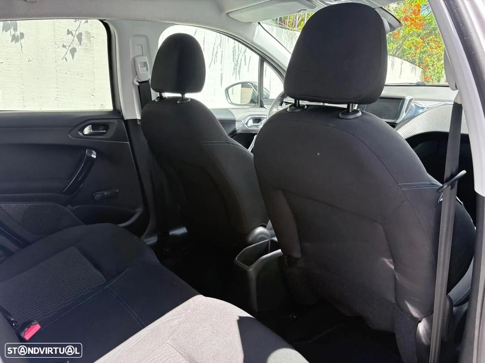 Peugeot 208 1.6 BlueHDi Style - 51