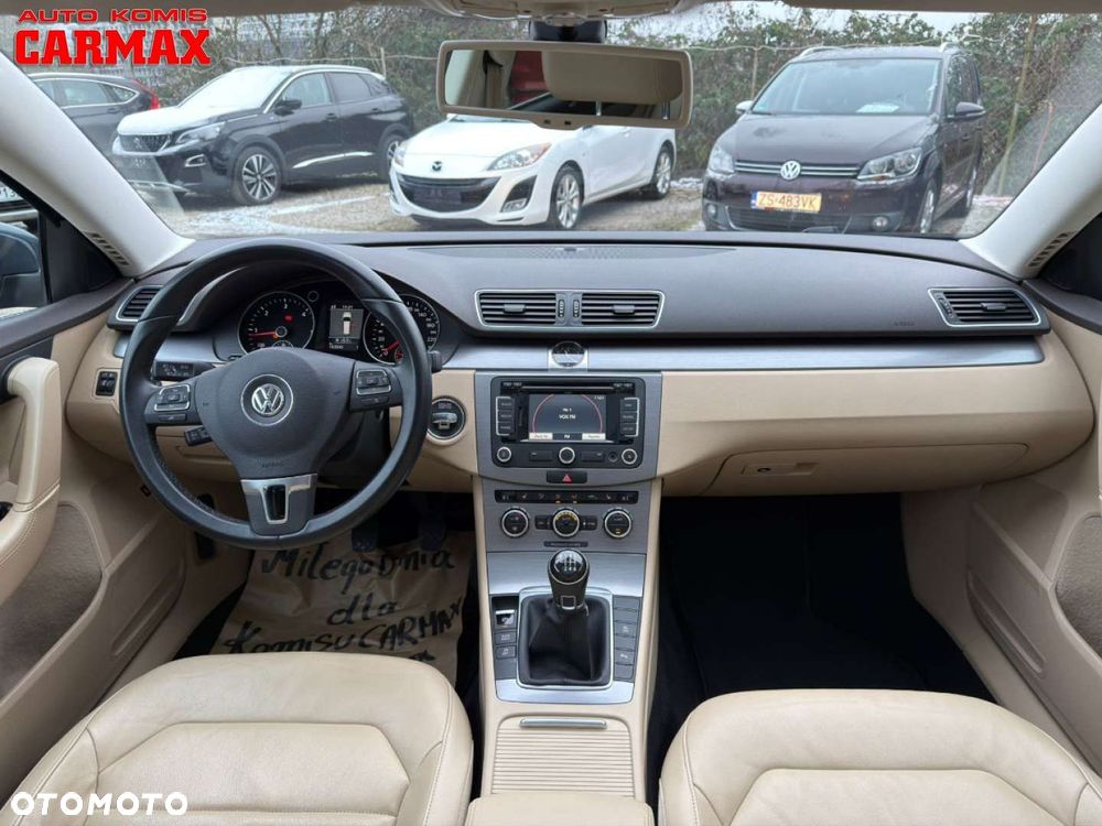 Volkswagen Passat - 20