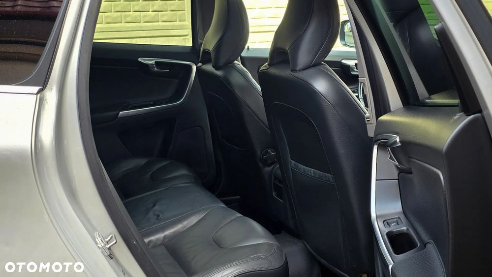 Volvo XC 60 T6 AWD Edition Pro - 18