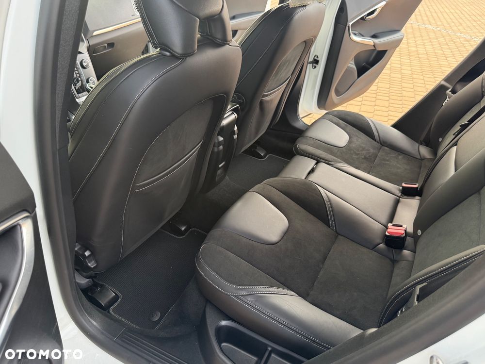 Volvo V40 T3 Drive-E R-Design Momentum - 8