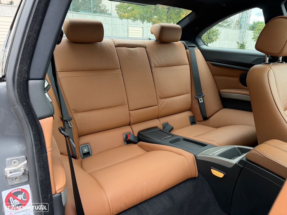 BMW 320 d Coupe Edição M - 32