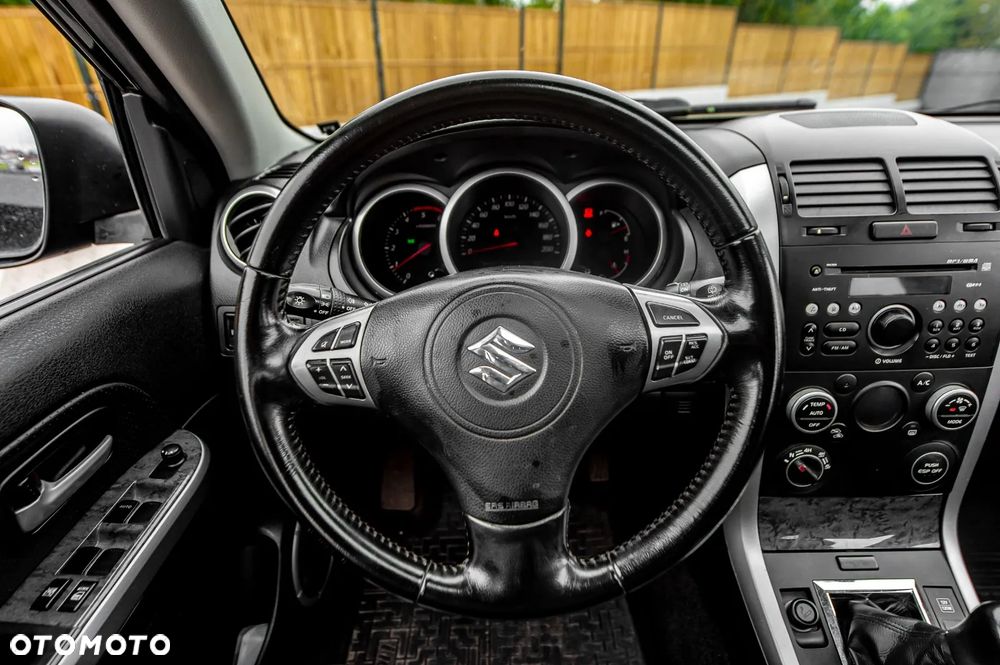 Suzuki Grand Vitara 1.9 DDiS Comfort + DPF - 24