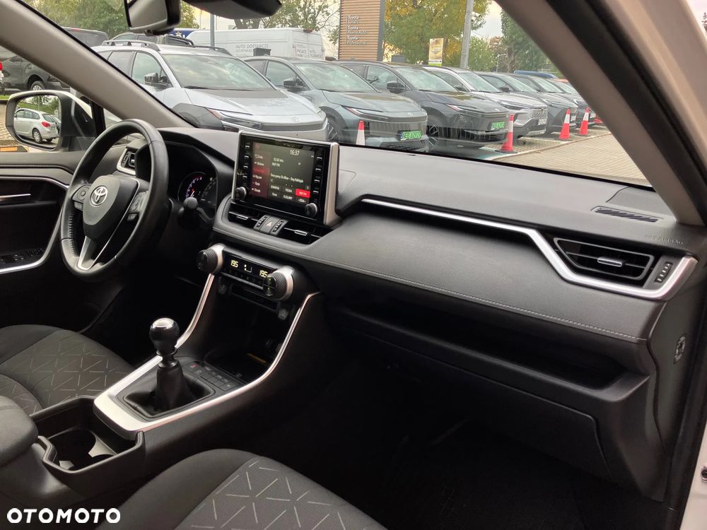 Toyota RAV4 2.0 Comfort 4x2 - 18