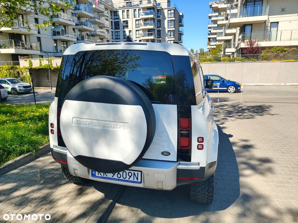 Land Rover Defender 110 P400 SE - 11
