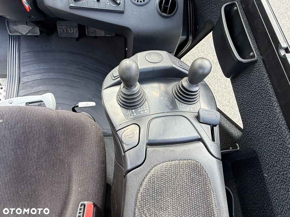 Linde H25T-02 - 14