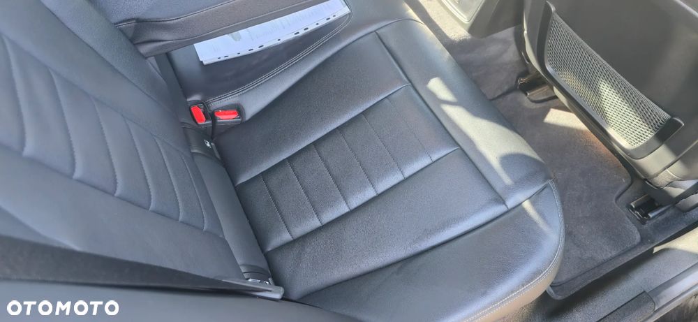 BMW Seria 3 330e M Sport - 30