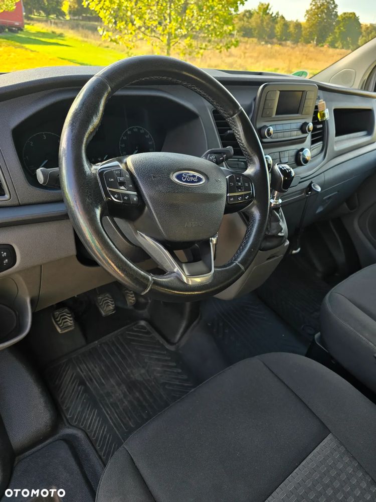 Ford Custom - 15