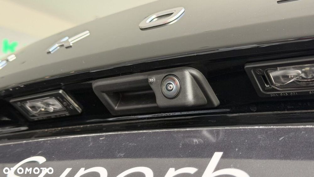 Skoda Superb 2.0 TSI L&K DSG - 37