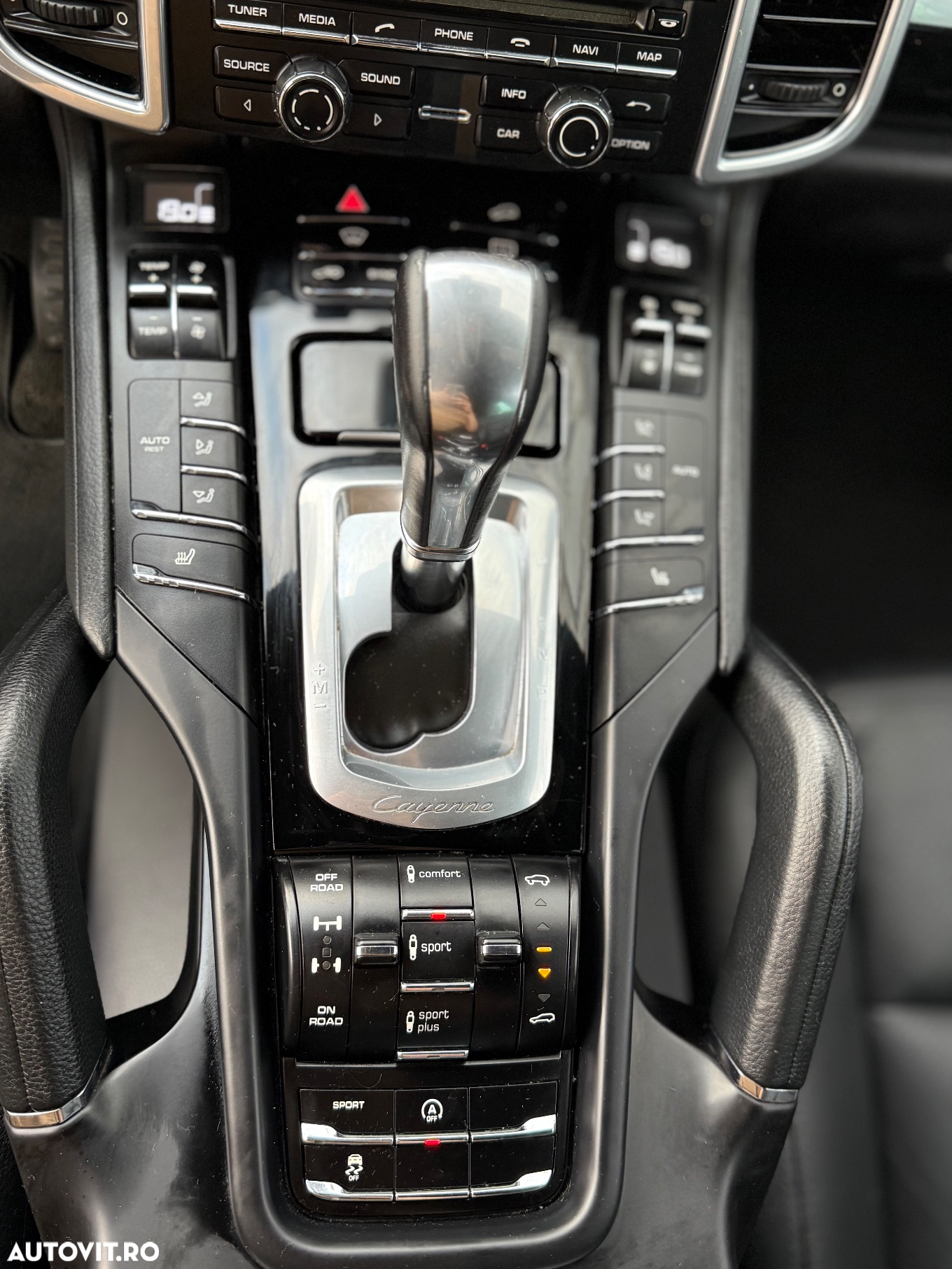 Porsche Cayenne 3.0 L - 16