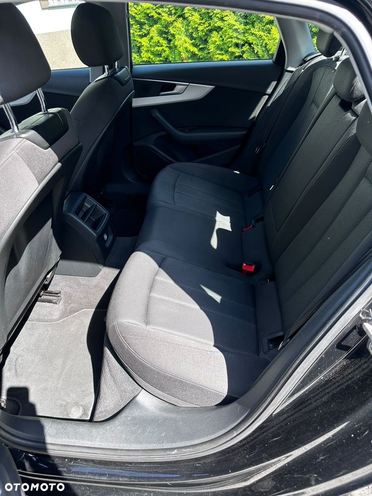 Audi A4 Limousine 35 TFSI S tronic - 11