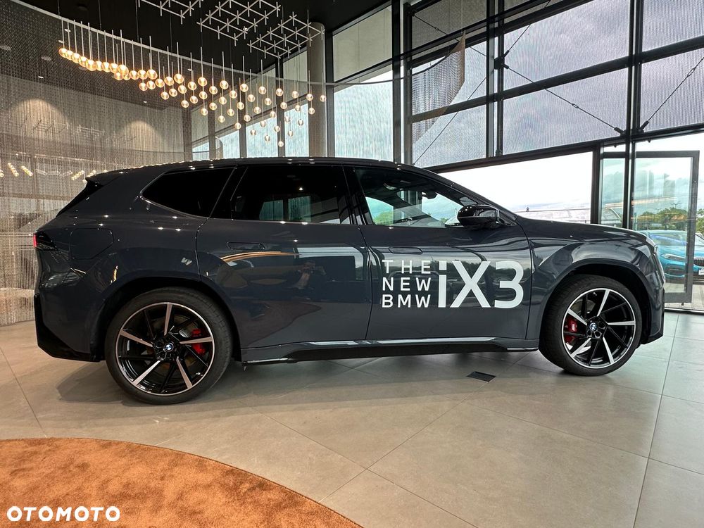 BMW iX3 - 8