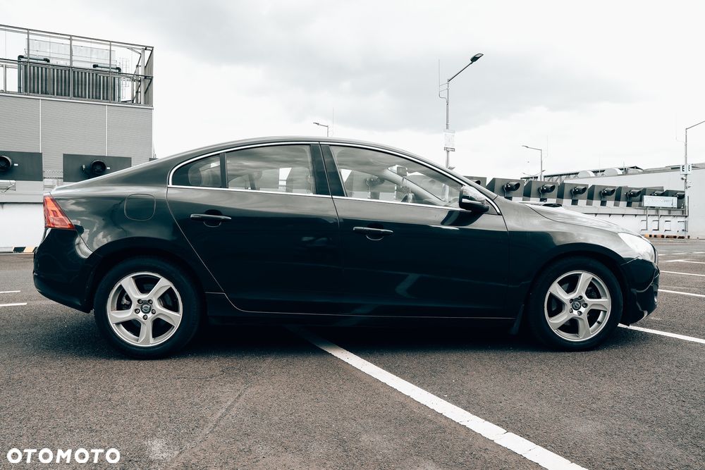 Volvo S60 D3 Geartronic Momentum - 1