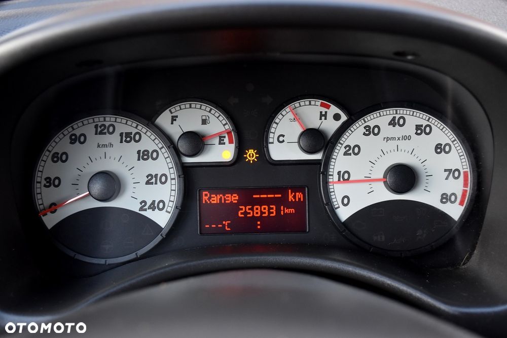 Fiat Punto 1.4 16V Sporting - 36