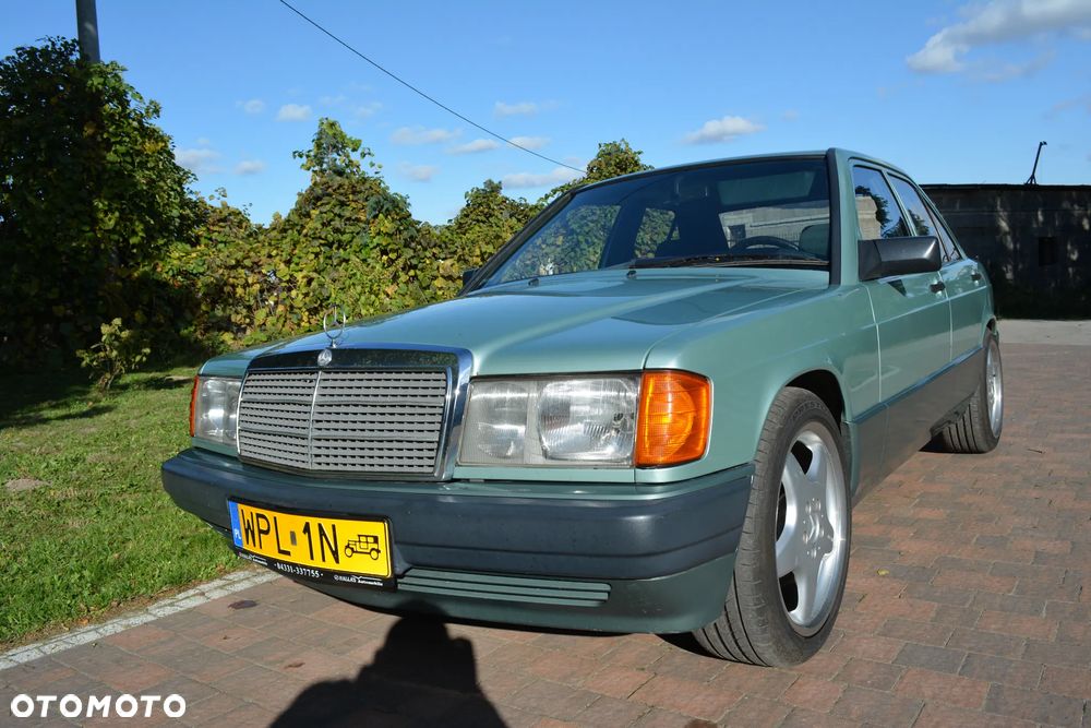 Mercedes-Benz W201 (190) - 1