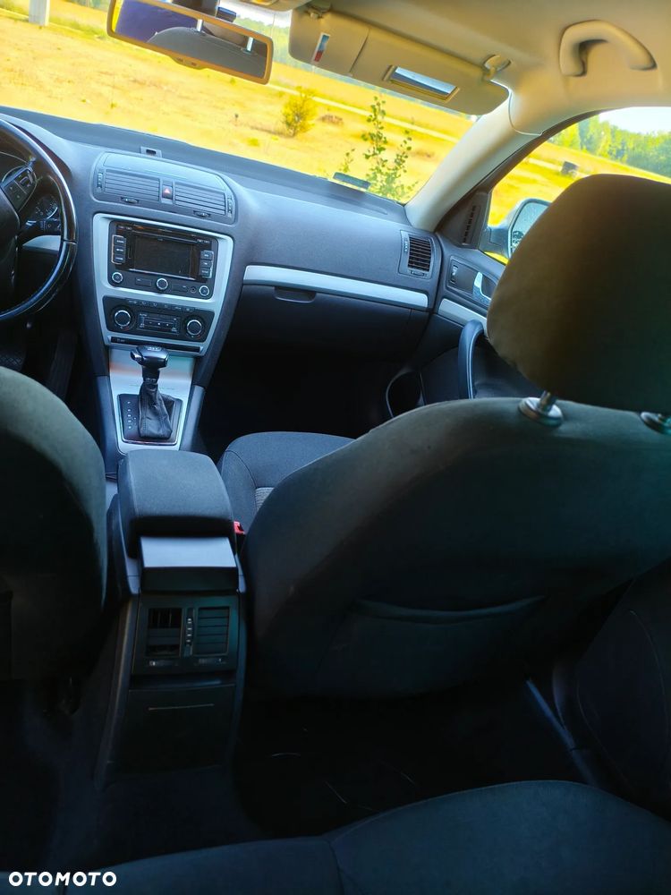 Skoda Octavia 1.6 TDI Ambiente DSG - 2