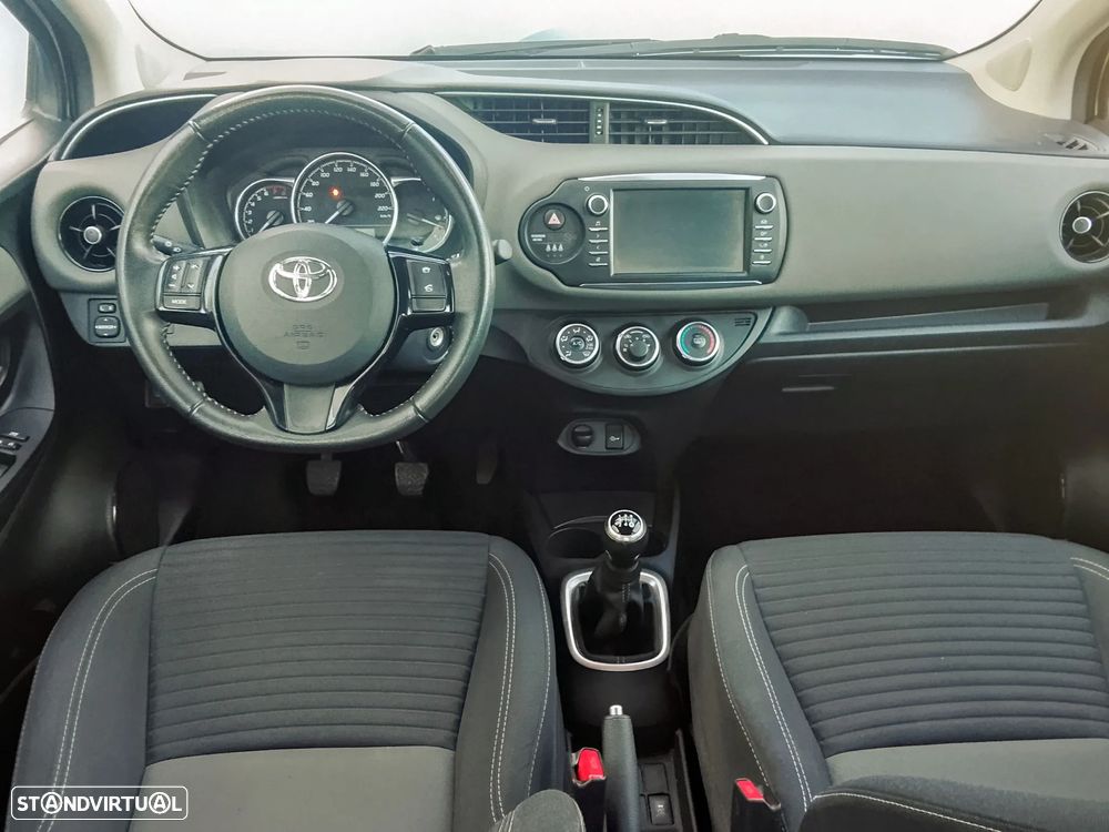 Toyota Yaris 1.0 VVT-i Comfort+P.Style - 4