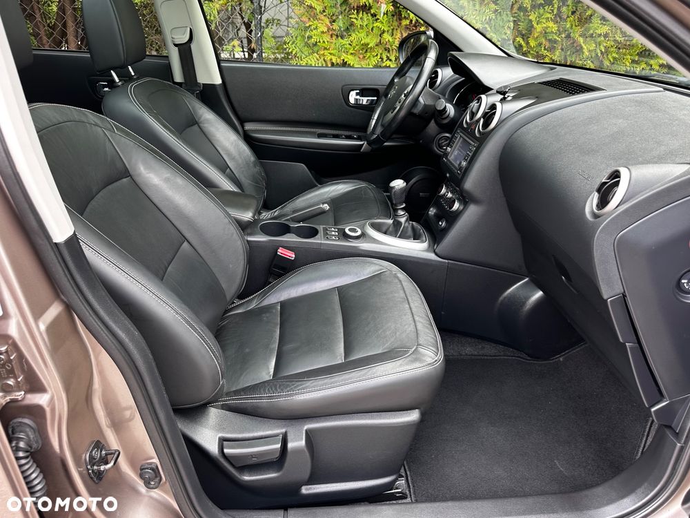 Nissan Qashqai 1.6 dCi 4 x 4 DPF Start/Stop tekna - 26