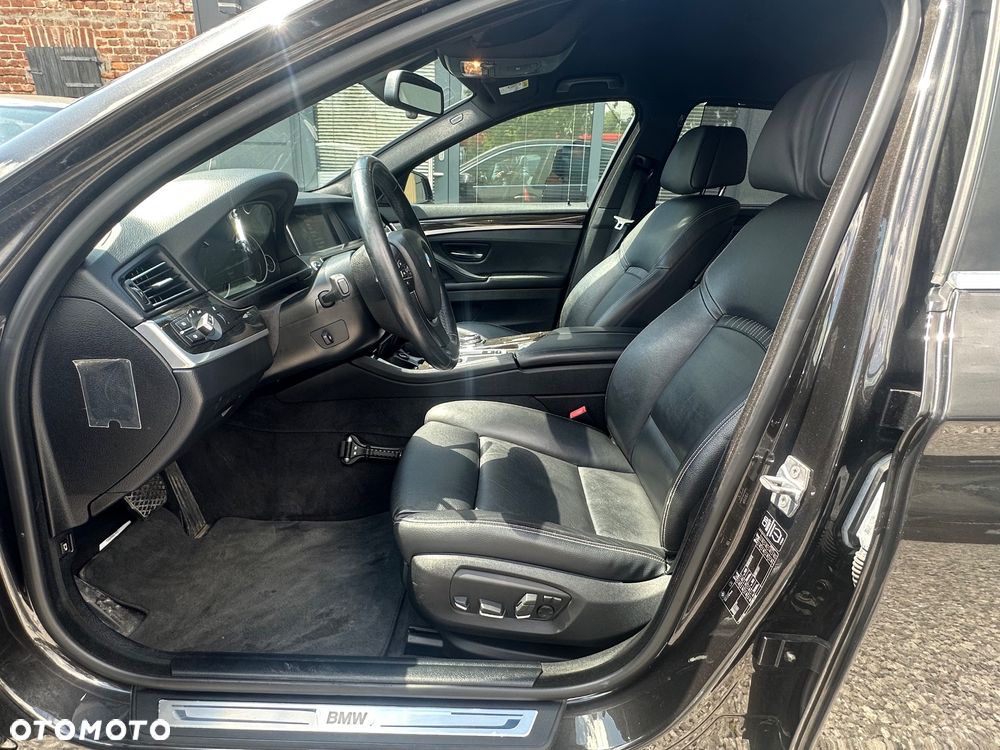 BMW Seria 5 520i Luxury Line - 12