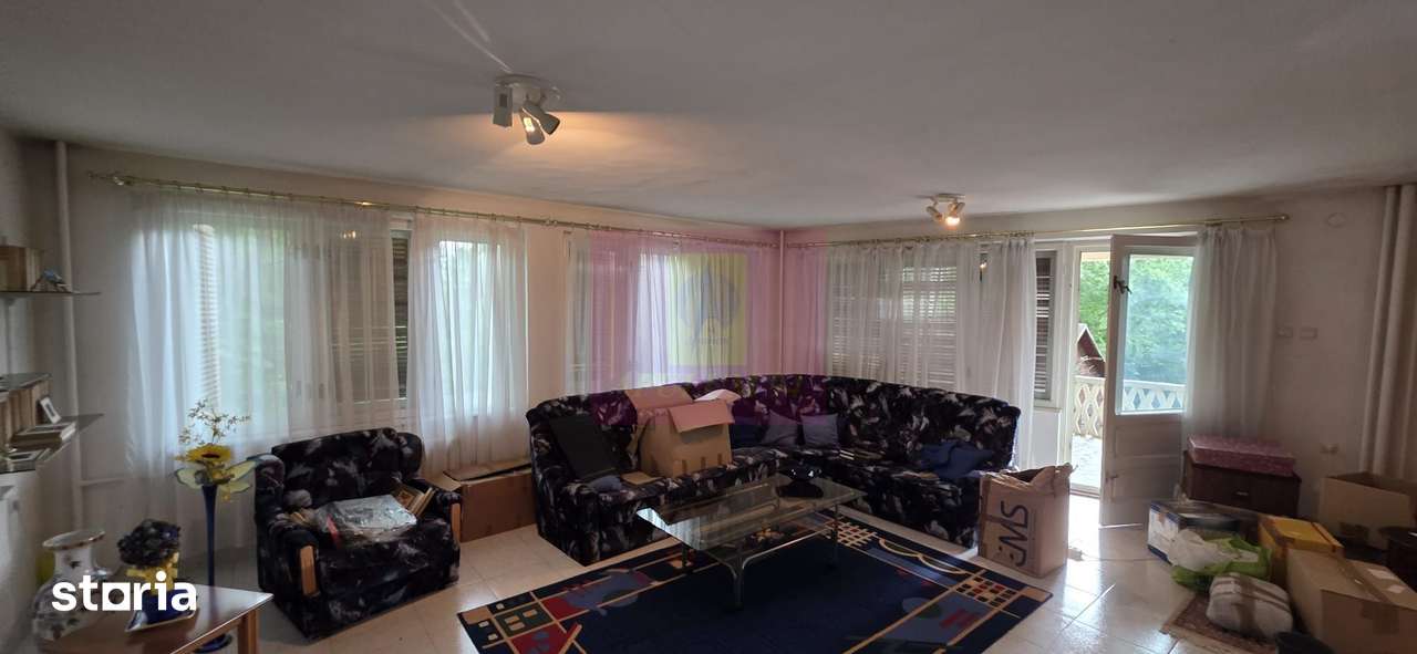 Vila de vanzare cu 6 camere si teren de 5116 mp in Cornu, Prahova - Imagine principală: 3/20