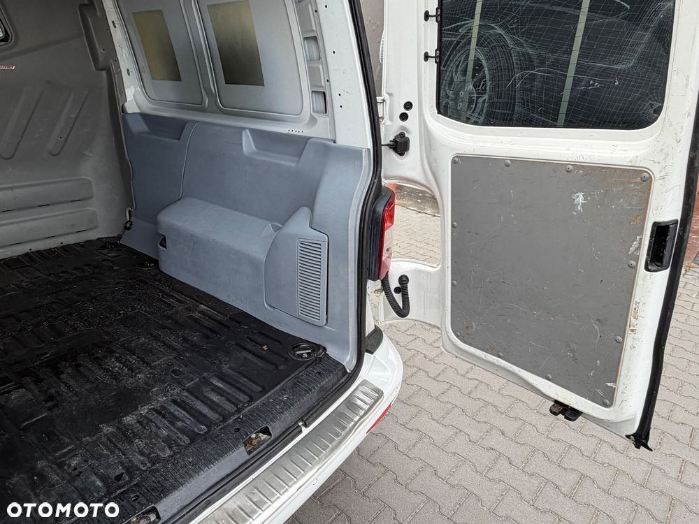 Volkswagen Transporter T5 - 17