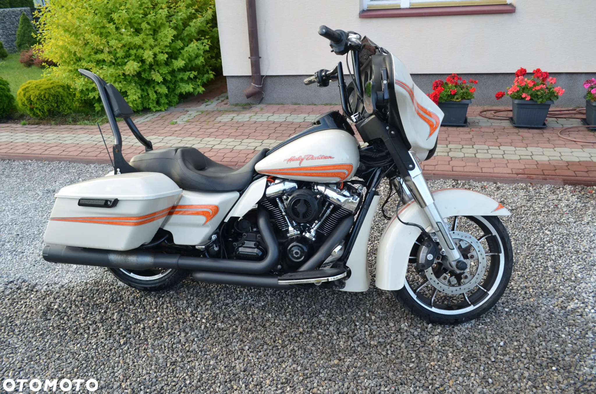 Harley-Davidson Touring Street Glide - 2