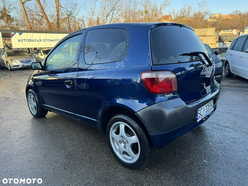 Toyota Yaris 1.0 Base - 8