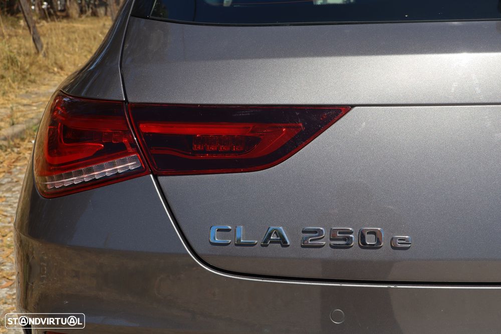 Mercedes-Benz CLA 250 e 8G-DCT AMG Line - 27