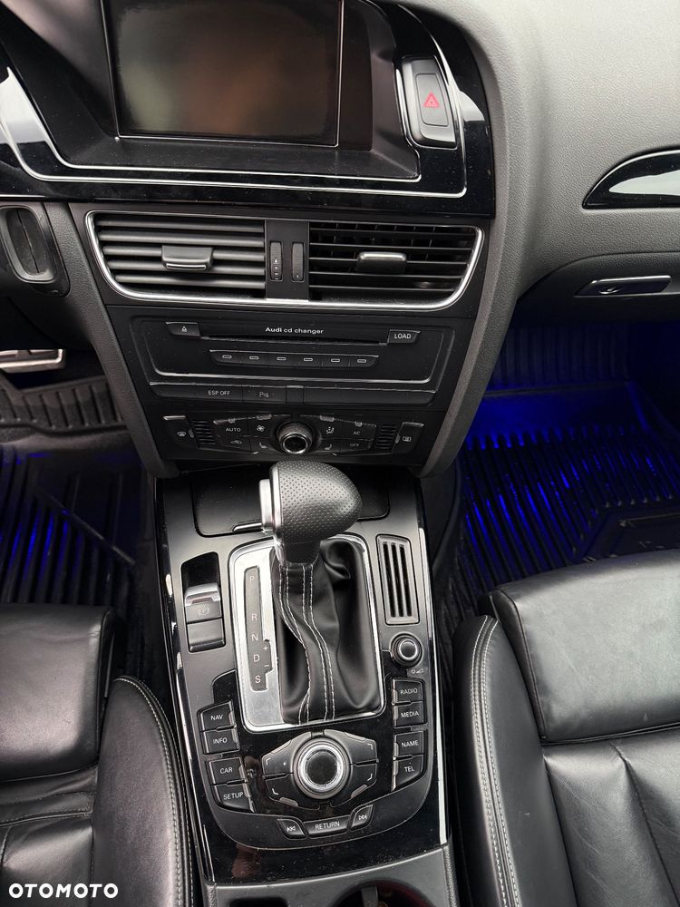 Audi A4 Limousine - 10