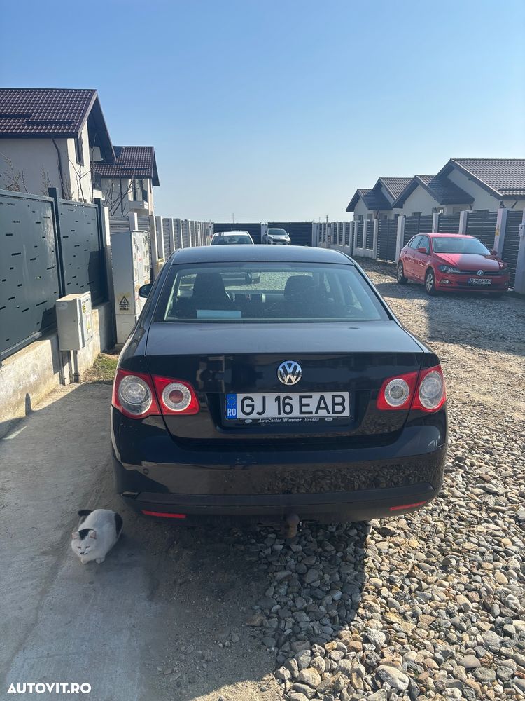 Volkswagen Jetta 1.6 FSI Comfortline - 2