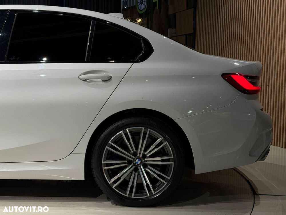 BMW Seria 3 330e iPerformance M Sport - 19