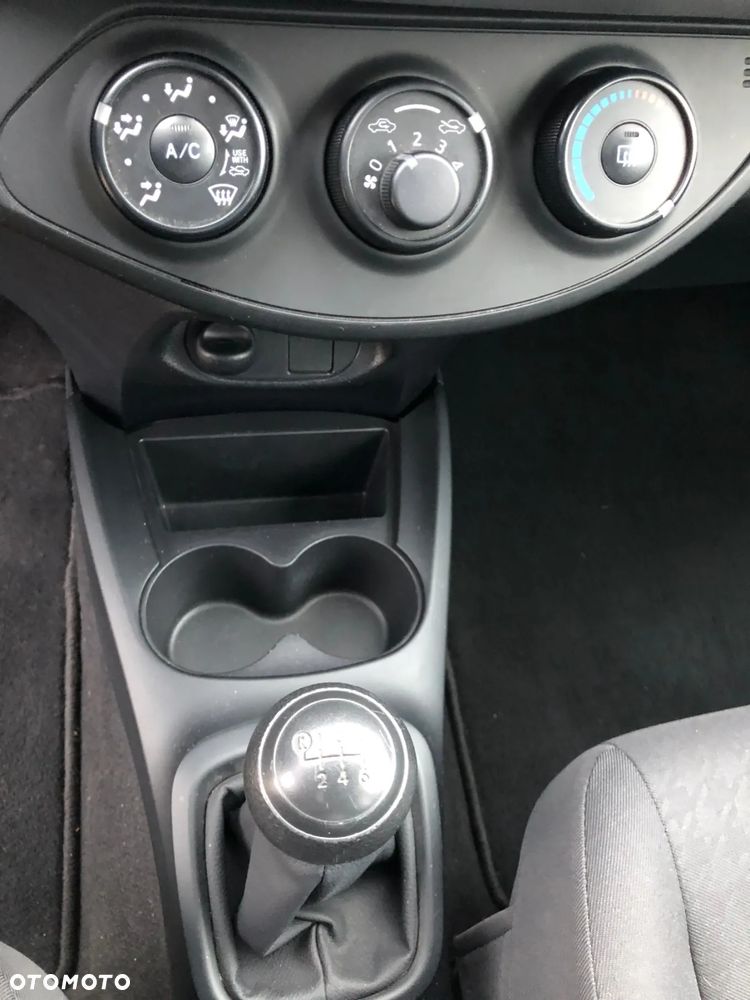 Toyota Yaris - 13