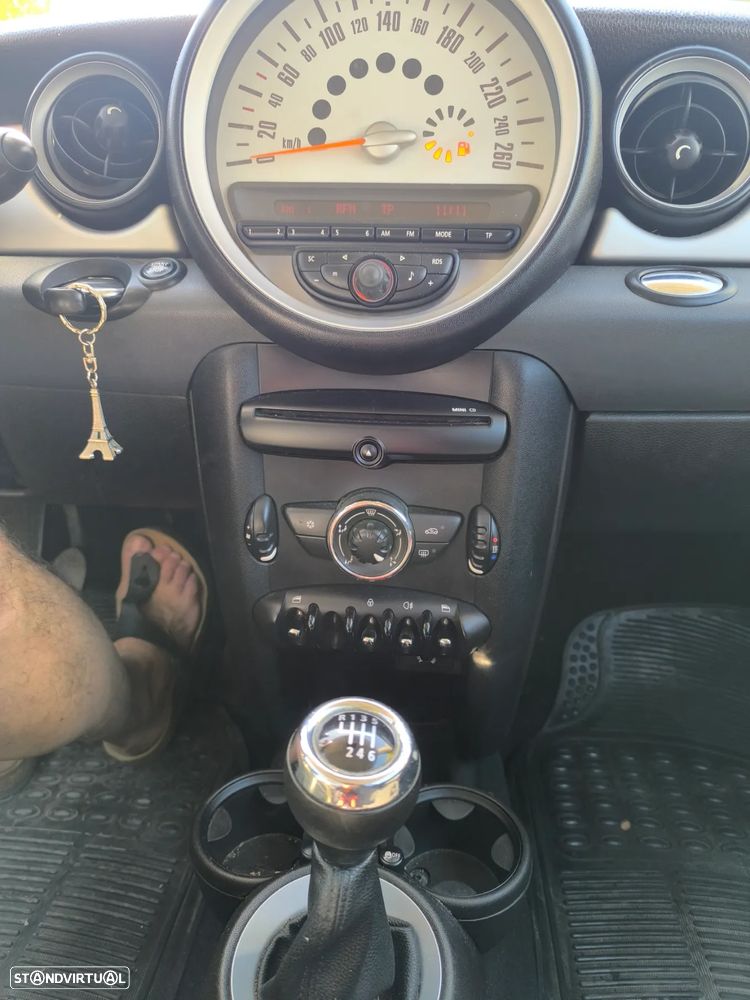 MINI 3 Portas One D - 8