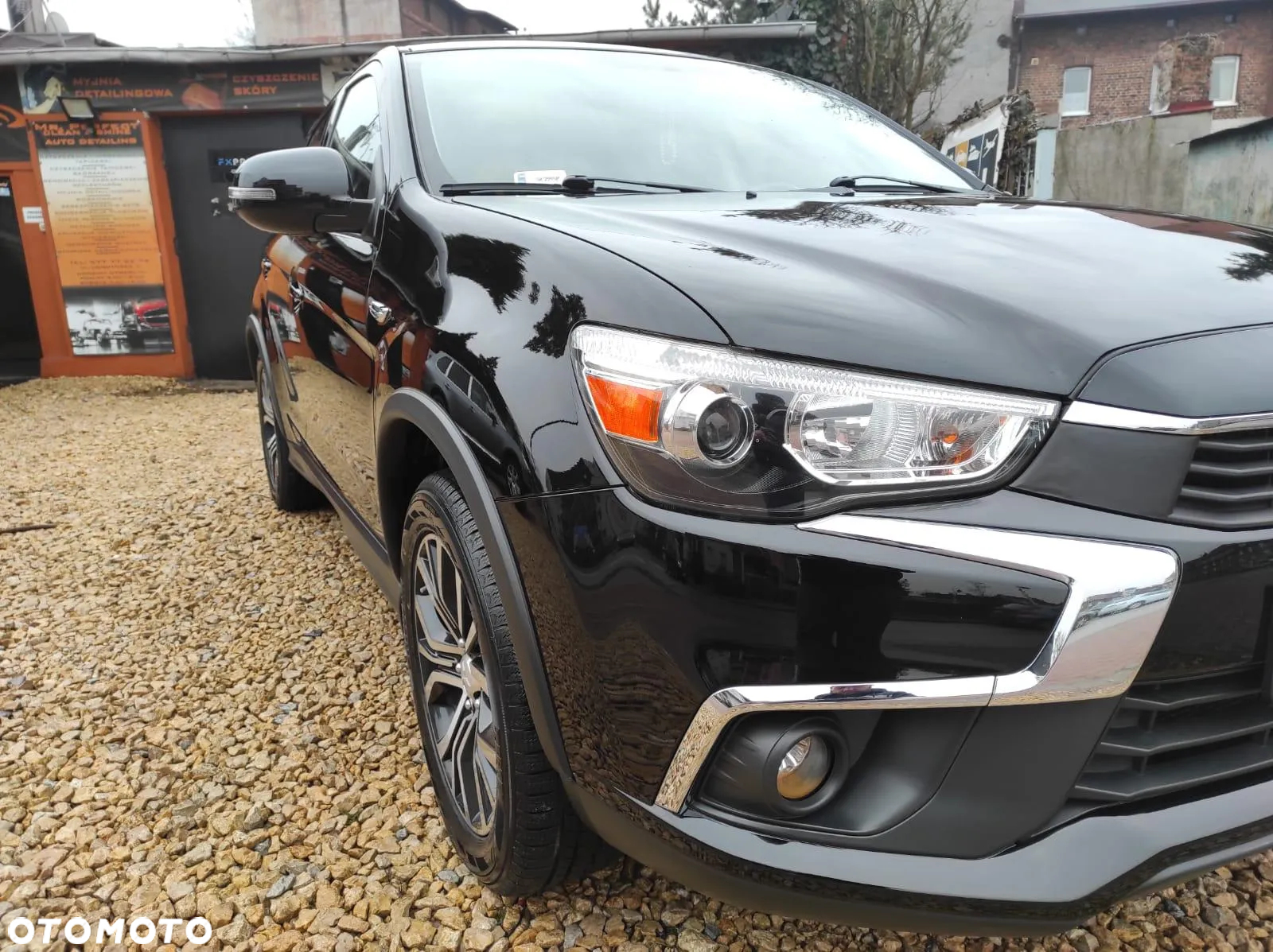 Mitsubishi ASX - 5