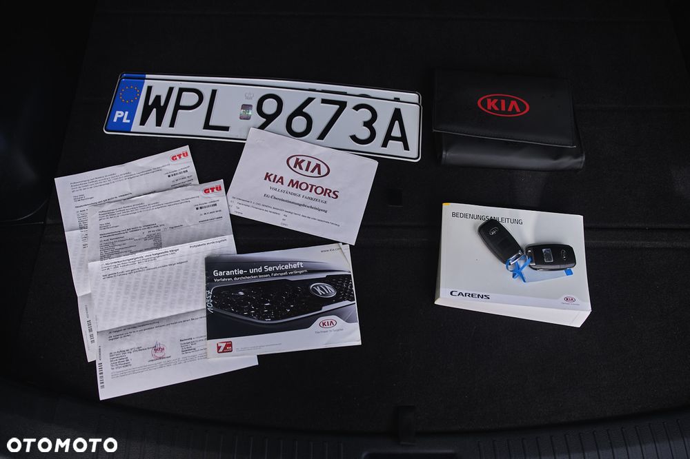 Kia Carens 1.6 GDI Attract - 23