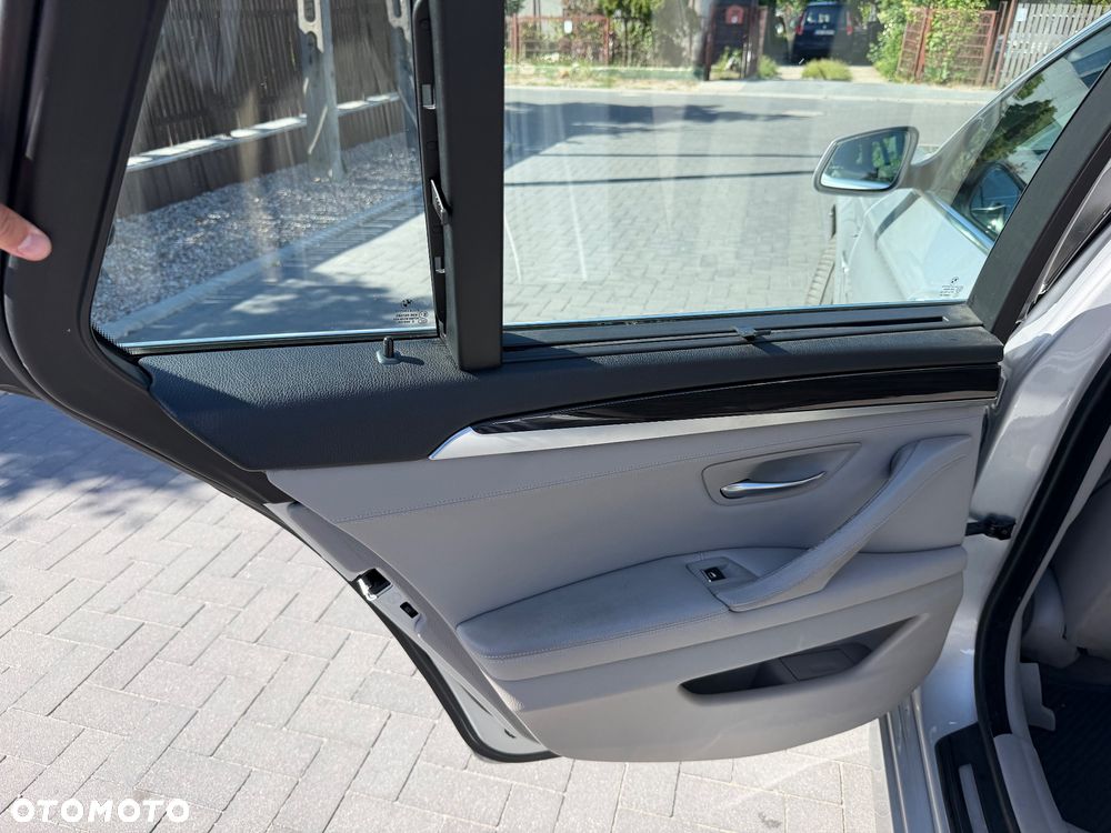 BMW Seria 5 530d Sport-Aut Luxury Line - 23