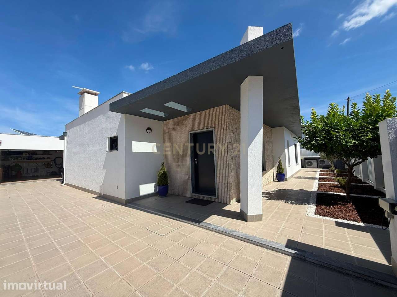 Luxuosa Moradia T3 com Piscina em Azeitão, Setúbal - Grande imagem: 2/25