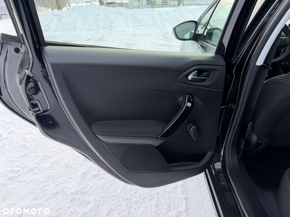 Peugeot 208 BlueHDi 100 Active - 26