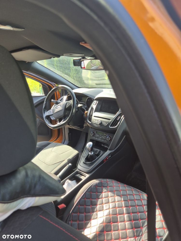 Ford Focus - 8