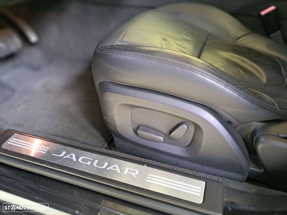 Jaguar XF 2.2 D Luxury - 15