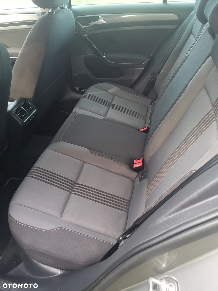 Volkswagen Golf - 23