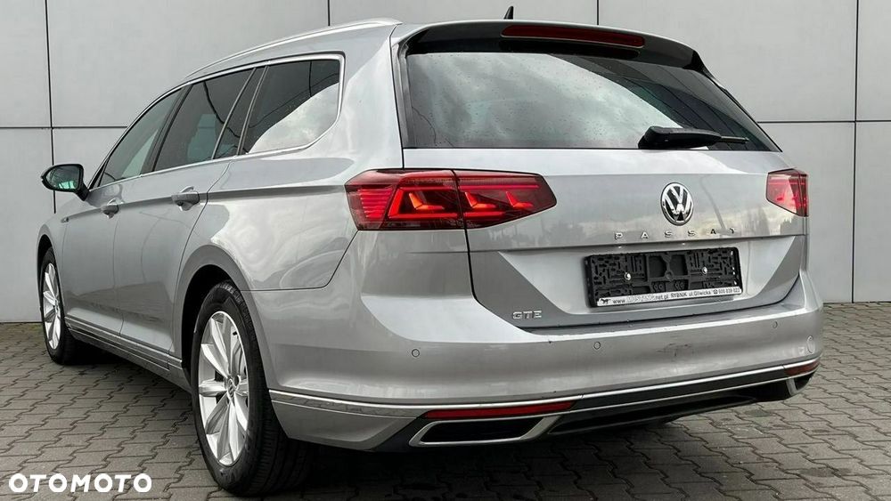 Volkswagen Passat - 8