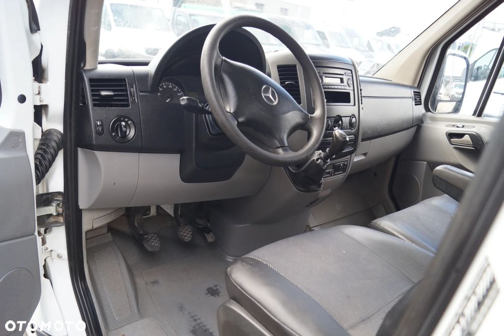Mercedes-Benz Sprinter - 15