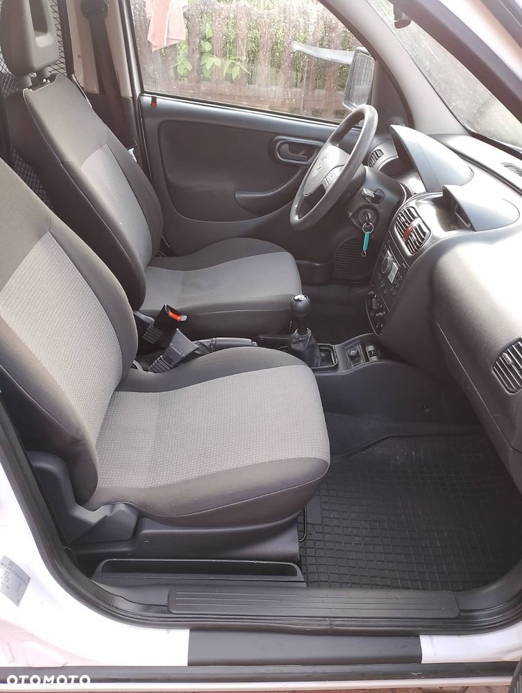 Opel Combo - 15